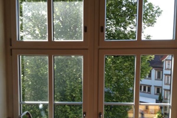 fenster-rolllaeden-1E5DA5E7A-C864-41D2-AC94-016EB54732C0.jpg